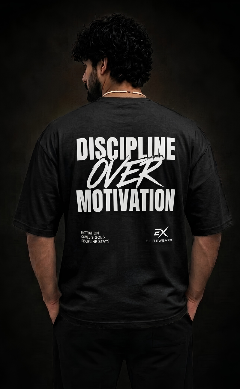 Black oversized streetwear t-shirt with Discipline Over Motivation print -
Elitewear X
